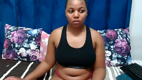 hotsmalltitsx online show from July 6, 2026, 6:32 pm