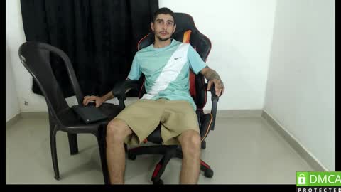 Snapshot of hotsteel420 chatting on September 16, 2025, 12:33 am hotsteel420 online show from September 16, 2025, 12:33 am