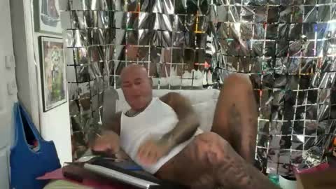 hotstuff775616 online show from April 5, 2026, 3:58 am