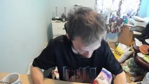 hot online show from October 18, 2025, 8:04 am