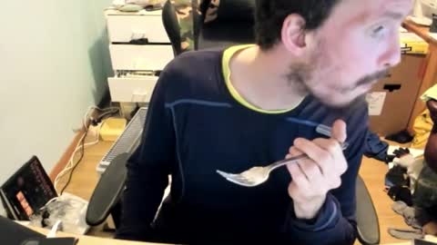 hot online show from November 28, 2025, 3:58 pm