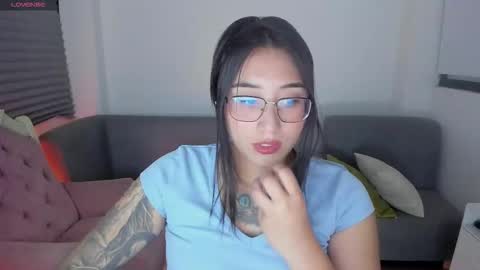 Snapshot of hottbee3645 chatting on January 31, 2026, 10:19 pm hottbee3645 online show from January 31, 2026, 10:19 pm