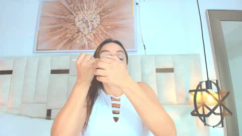 Snapshot of hottest_mature__ chatting on October 19, 2025, 12:44 am Natalie online show from October 19, 2025, 12:44 am