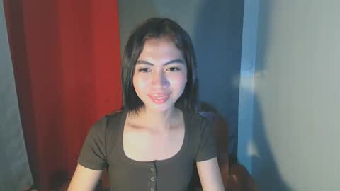 hottestdella69 online show from October 7, 2025, 5:43 pm