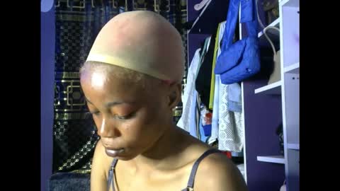 hottie baddie14 online show from November 18, 2025, 9:47 am