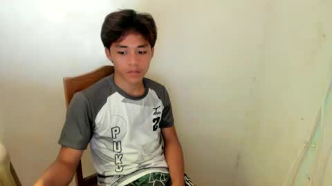 hottie_migs online show from April 14, 2026, 12:00 pm