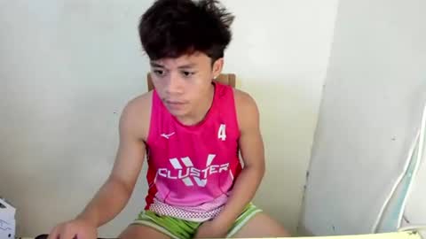 hottie_migs online show from July 15, 2026, 6:35 pm