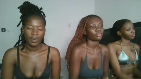 Snapshot of hottie_mistie chatting on June 25, 2026, 5:23 am hottie_mistie online show from June 25, 2026, 5:23 am