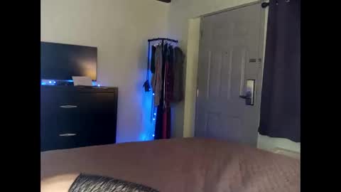 Lucky  online show from April 11, 2026, 1:54 am