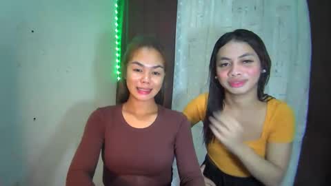 Snapshot of hottiescummerx chatting on December 10, 2024, 6:33 am N I C A online show from December 10, 2024, 6:33 am