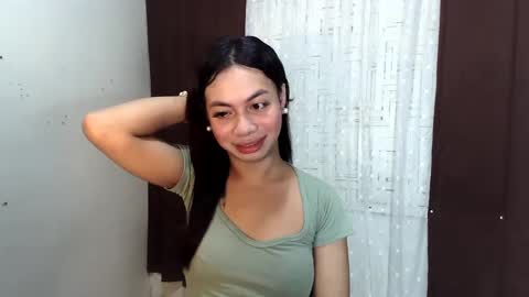 Snapshot of hottiescummerx chatting on December 29, 2024, 5:42 am N I C A online show from December 29, 2024, 5:42 am