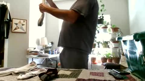 Snapshot of hottop_1981 chatting on February 8, 2025, 6:33 pm Hottop 1981 online show from February 8, 2025, 6:33 pm