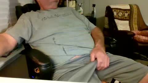 Snapshot of hottop_1981 chatting on February 27, 2025, 3:47 am Hottop 1981 online show from February 27, 2025, 3:47 am