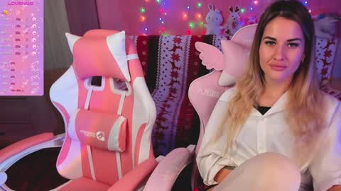 Snapshot of hotty_girls_here chatting on December 12, 2024, 6:36 am Ivanna and Jessica online show from December 12, 2024, 6:36 am