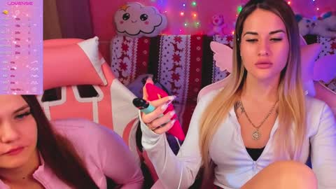 Snapshot of hotty_girls_here chatting on December 30, 2024, 1:03 pm Ivanna and Jessica online show from December 30, 2024, 1:03 pm