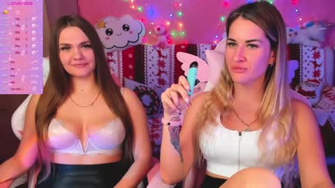 Snapshot of hotty_girls_here chatting on January 2, 2025, 9:11 am Ivanna and Jessica online show from January 2, 2025, 9:11 am