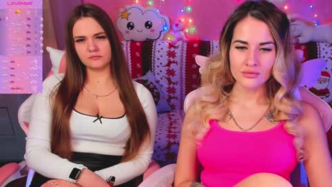 Snapshot of hotty_girls_here chatting on January 26, 2025, 6:28 am Ivanna and Jessica online show from January 26, 2025, 6:28 am