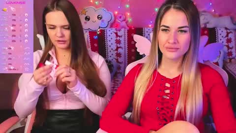 Snapshot of hotty_girls_here chatting on February 16, 2025, 1:16 pm Ivanna and Jessica online show from February 16, 2025, 1:16 pm