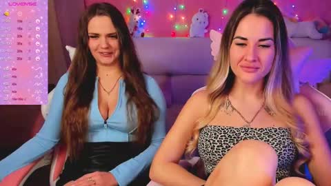 Snapshot of hotty_girls_here chatting on March 10, 2025, 12:59 pm Ivanna and Jessica online show from March 10, 2025, 12:59 pm