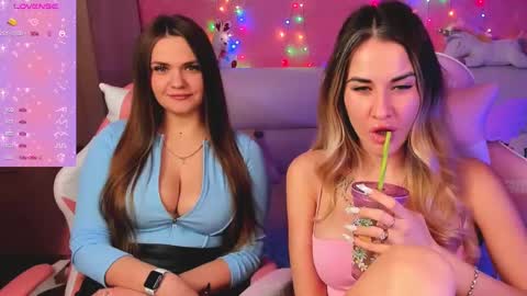 Snapshot of hotty_girls_here chatting on March 12, 2025, 6:29 am Ivanna and Jessica online show from March 12, 2025, 6:29 am