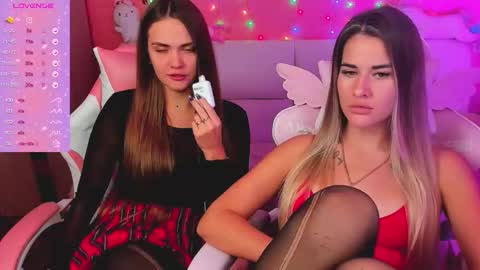 Snapshot of hotty_girls_here chatting on September 28, 2025, 12:10 pm Ivanna and Jessica online show from September 28, 2025, 12:10 pm
