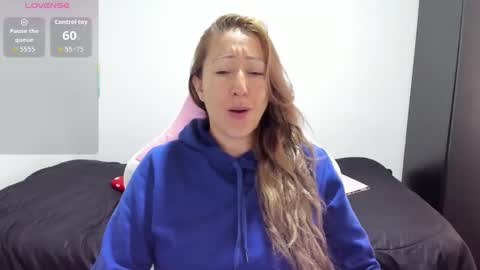 hottychrystal online show from March 24, 2026, 12:32 pm