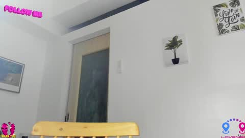 Snapshot of hottycrishinaxx chatting on January 17, 2025, 10:22 am crishinahotty online show from January 17, 2025, 10:22 am