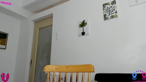 Snapshot of hottycrishinaxx chatting on September 24, 2025, 2:15 am crishinahotty online show from September 24, 2025, 2:15 am