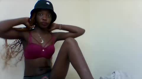 hotyqueen20 online show from July 8, 2026, 10:42 am