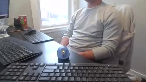 hoverday online show from December 4, 2025, 2:15 pm