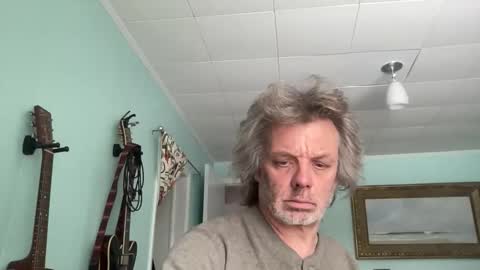 howlingatnothing online show from November 29, 2025, 2:42 pm