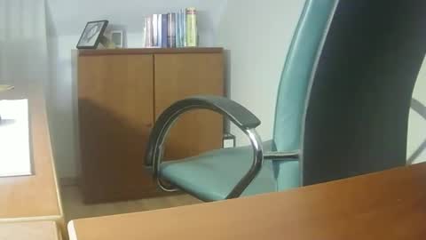 Snapshot of hpeter111 chatting on December 30, 2024, 7:11 pm Peter online show from December 30, 2024, 7:11 pm