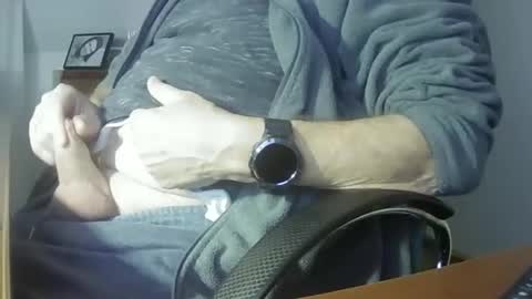 Snapshot of hpeter111 chatting on January 22, 2025, 9:43 pm Peter online show from January 22, 2025, 9:43 pm