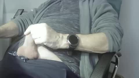 Snapshot of hpeter111 chatting on January 25, 2025, 7:39 pm Peter online show from January 25, 2025, 7:39 pm