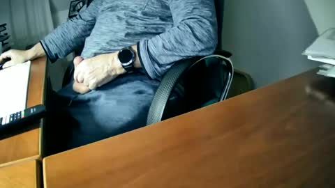 Snapshot of hpeter111 chatting on February 21, 2025, 6:26 pm Peter online show from February 21, 2025, 6:26 pm