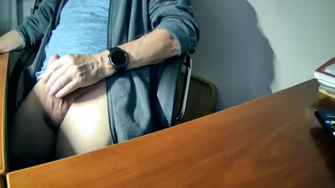 Snapshot of hpeter111 chatting on February 27, 2025, 7:04 pm Peter online show from February 27, 2025, 7:04 pm