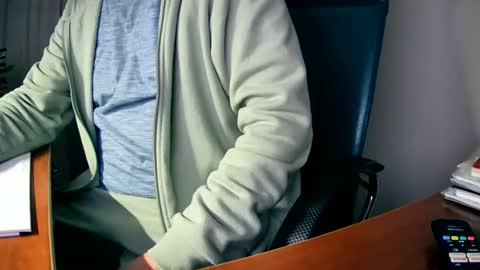 Snapshot of hpeter111 chatting on November 23, 2025, 9:25 pm Peter online show from November 23, 2025, 9:25 pm