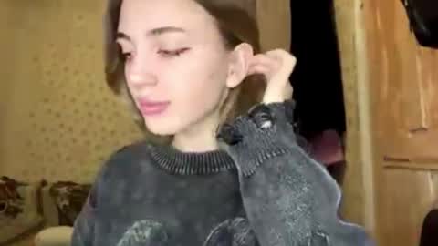 hsiuscherich online show from November 19, 2025, 11:10 am