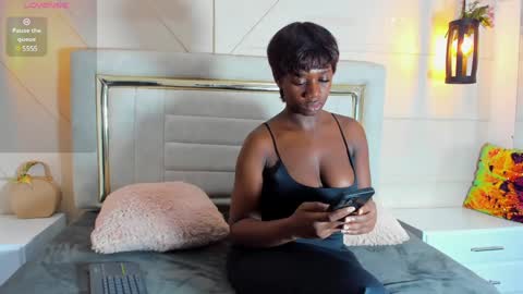 Snapshot of huddah_cam chatting on December 27, 2024, 11:17 am huddah online show from December 27, 2024, 11:17 am