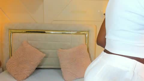 Snapshot of huddah_cam chatting on March 1, 2025, 11:17 am huddah online show from March 1, 2025, 11:17 am