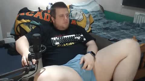 Snapshot of hugechris30 chatting on January 5, 2025, 12:20 am Hugechris online show from January 5, 2025, 12:20 am