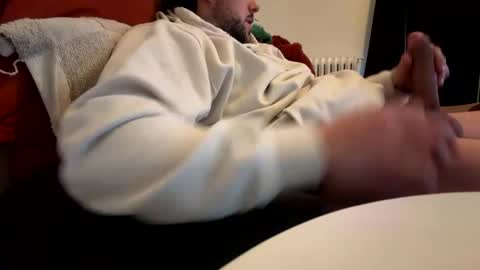 hugecock222947340 online show from April 16, 2026, 3:57 pm