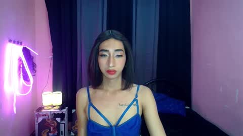 UrhotChristina online show from December 5, 2024, 9:39 am