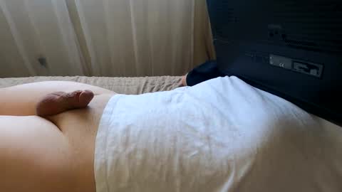 Snapshot of hugecumshots1 chatting on October 20, 2025, 5:46 pm HugeCumshots online show from October 20, 2025, 5:46 pm