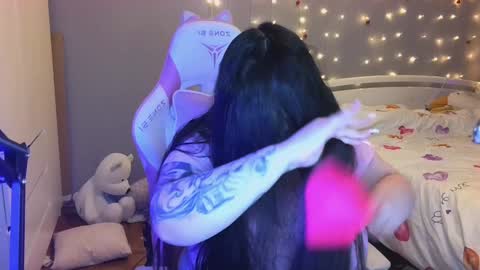 Snapshot of huggy_og chatting on December 8, 2024, 10:03 pm Maddison online show from December 8, 2024, 10:03 pm