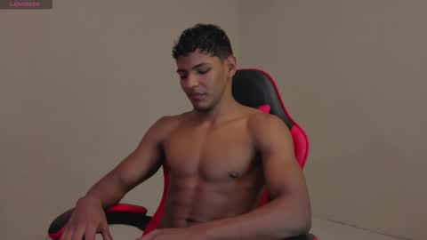 Snapshot of hugo_cano chatting on February 10, 2026, 5:17 pm Hugo Cano online show from February 10, 2026, 5:17 pm