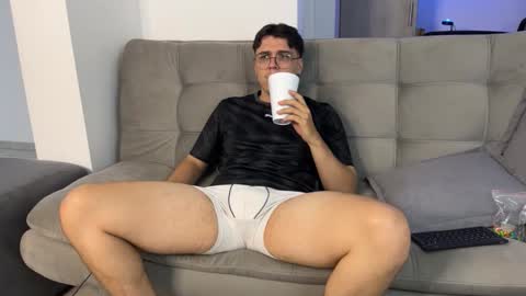 hun_damer online show from September 11, 2025, 2:33 am