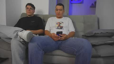 hun_damer online show from September 17, 2025, 12:34 am