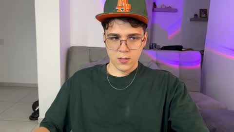 hun_damer online show from September 24, 2025, 12:58 am