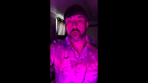 hungitalian40 online show from April 8, 2026, 12:38 pm